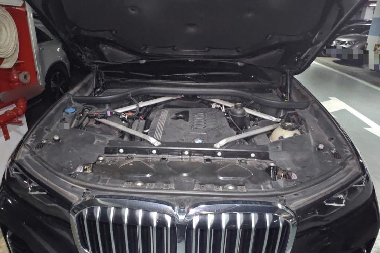 Used BMW X7 2020 xDrive40i Luxury Package with Premium Features Engine Bay