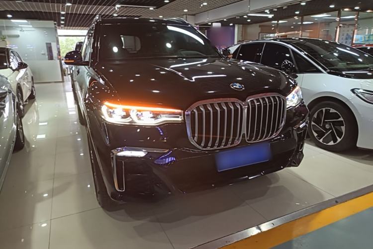 Used BMW X7 2020 xDrive40i Luxury M Sport Package Exterior 1