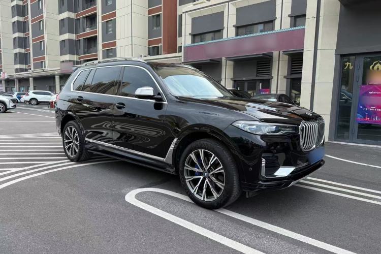 Used BMW X7 2020 xDrive40i Luxury Package with Leading Features Exterior 2