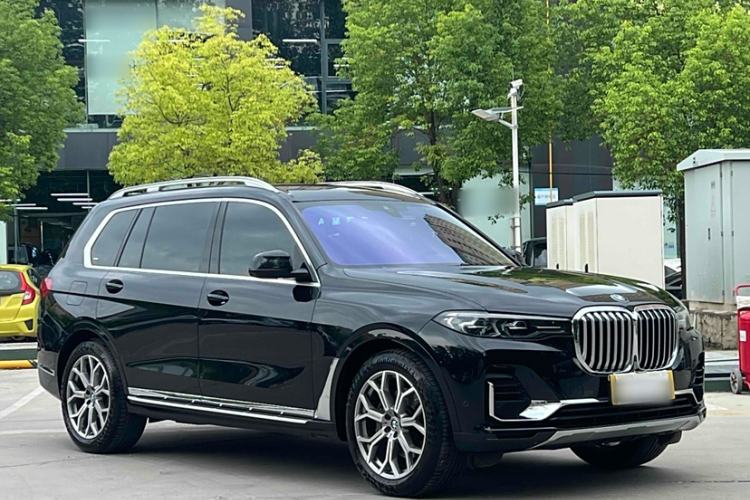 Used BMW X7 2020 xDrive40i Luxury Package with Leading Features Exterior 2