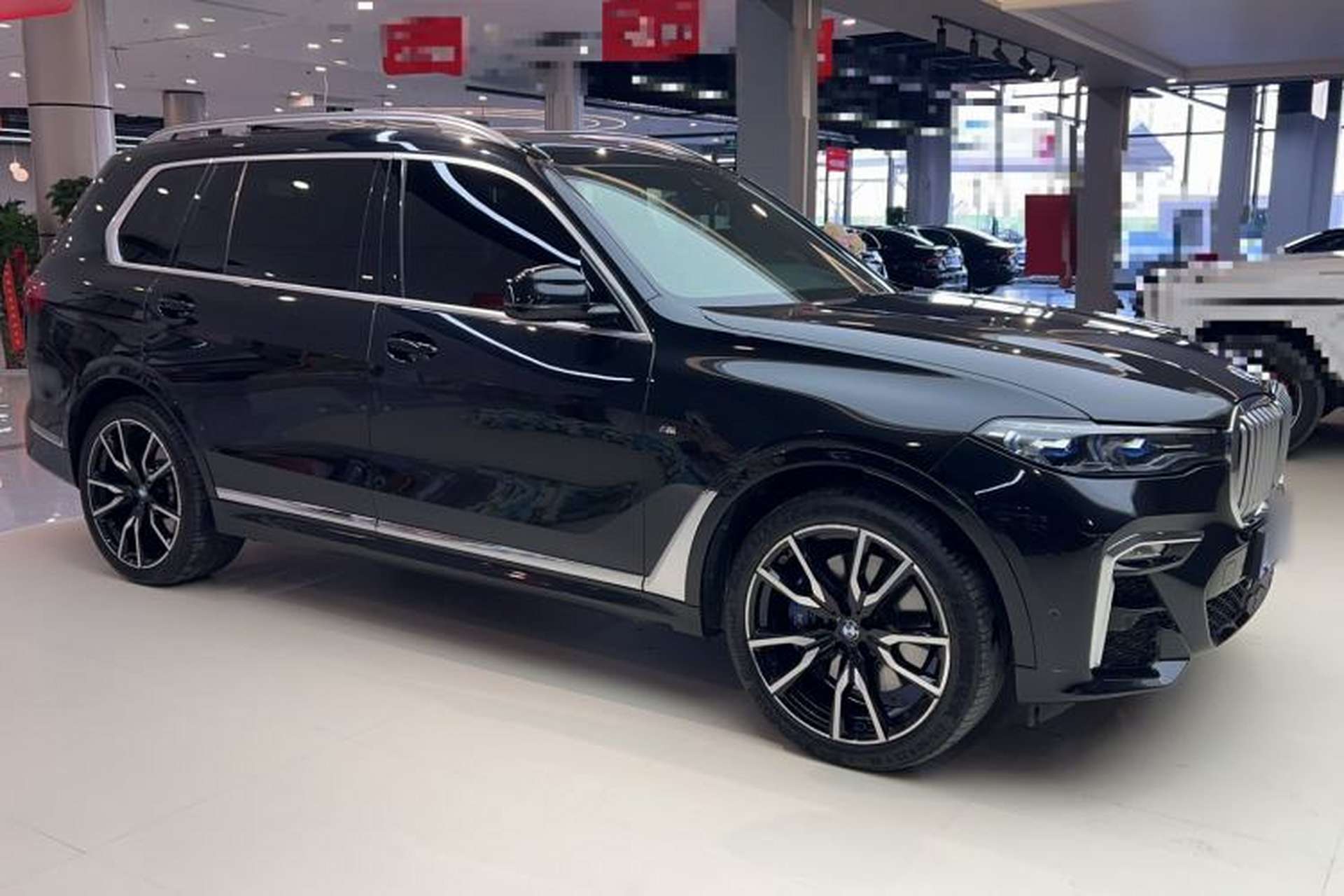 Used BMW X7 2020 xDrive40i Luxury M Sport Package Exterior 2