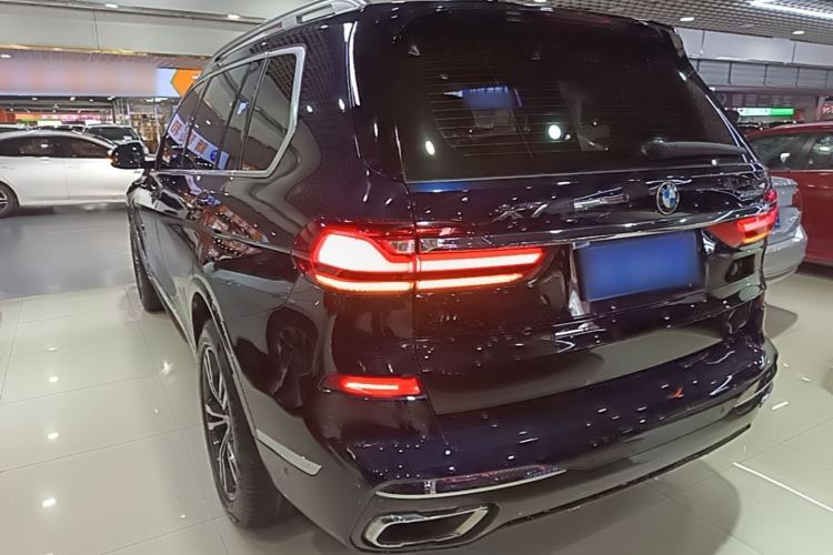 Used BMW X7 2020 xDrive40i Luxury M Sport Package Exterior 2