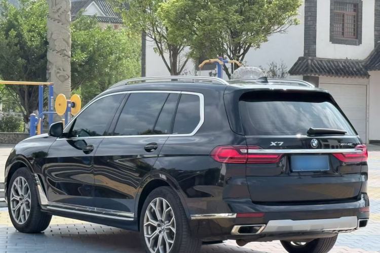 Used BMW X7 2020 xDrive40i Luxury Package with Leading Features Exterior 2