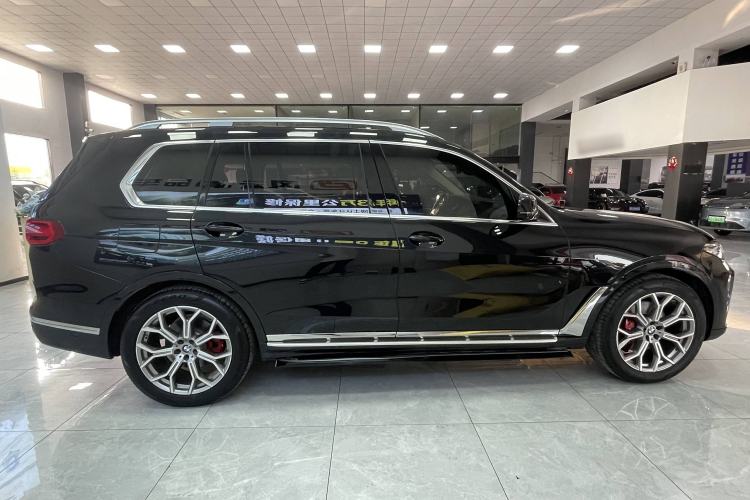 Used BMW X7 2020 xDrive40i Luxury Package with Leading Features Exterior 3