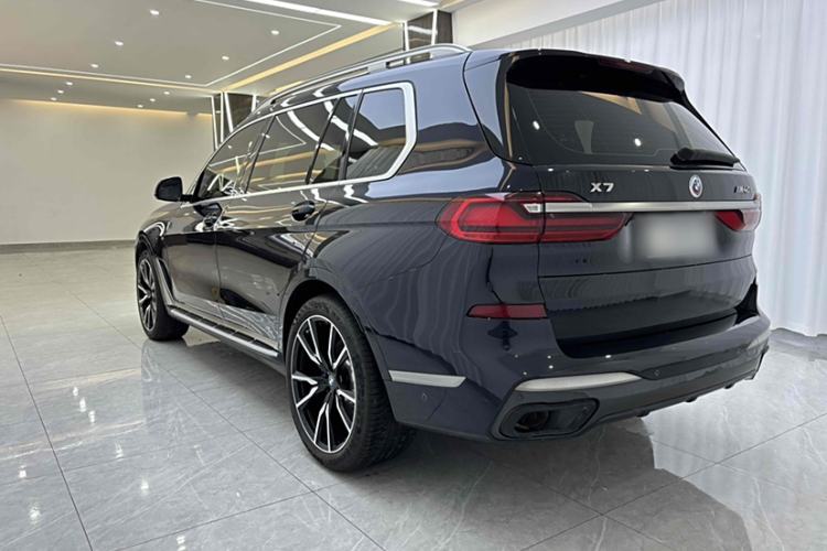Used BMW X7 2020 xDrive40i Luxury M Sport Package Exterior 3