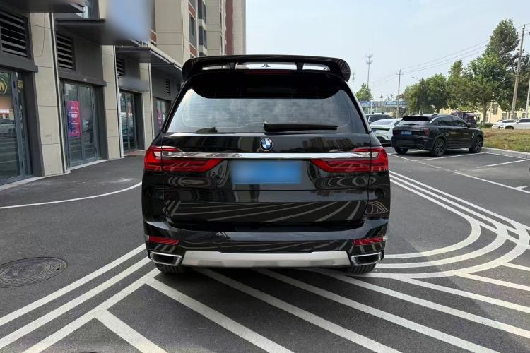 Used BMW X7 2020 xDrive40i Luxury Package with Leading Features Exterior 4