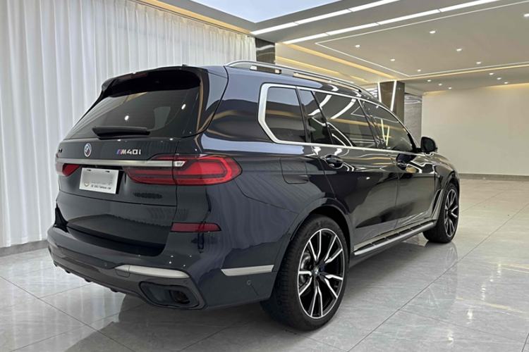 Used BMW X7 2020 xDrive40i Luxury M Sport Package Exterior 4