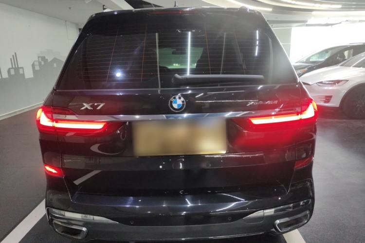 Used BMW X7 2020 xDrive40i Luxury M Sport Package Exterior 4
