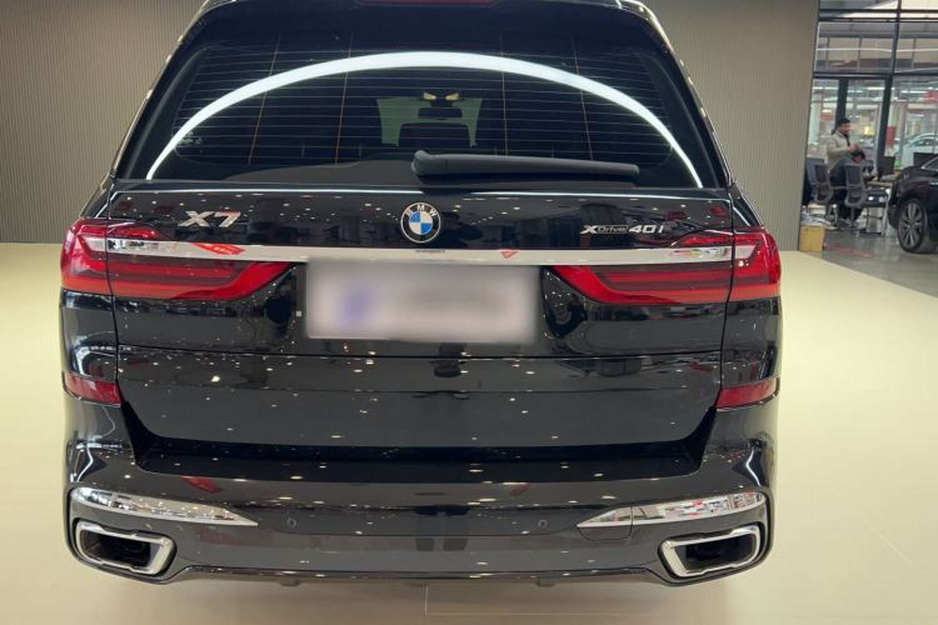 Used BMW X7 2020 xDrive40i Luxury M Sport Package Exterior 4