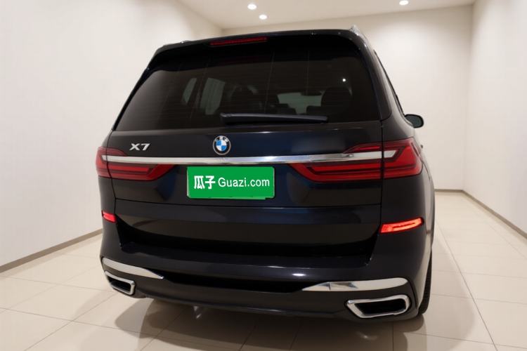 Used BMW X7 2020 xDrive40i Luxury M Sport Package Exterior 4