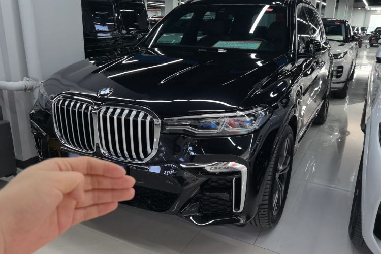 Used BMW X7 2020 xDrive40i Luxury M Sport Package Exterior 5