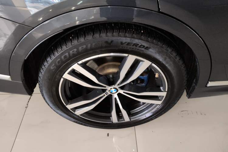 Used BMW X7 2020 xDrive40i Luxury M Sport Package Exterior 5