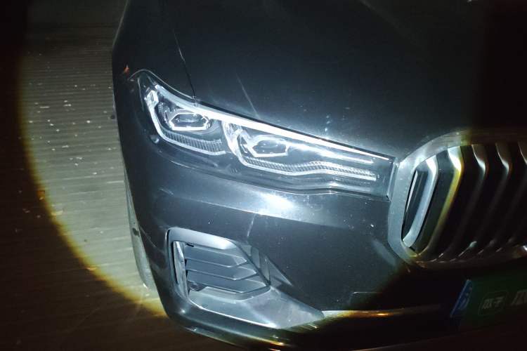 Used BMW X7 2020 xDrive40i Luxury Package with Leading Features Exterior 6