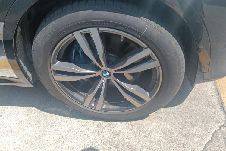 Used BMW X7 2020 xDrive40i Luxury M Sport Package Exterior 7
