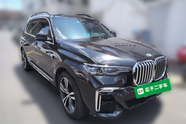 Used BMW X7 2020 xDrive40i Luxury M Sport Package Front Right 45 Deg