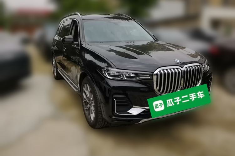 Used BMW X7 2020 xDrive40i Luxury Package with Leading Features Front Right 45 Deg
