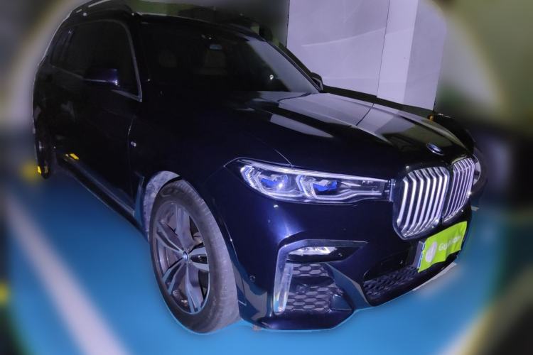 Used BMW X7 2020 xDrive40i Luxury M Sport Package Front Right 45 Deg