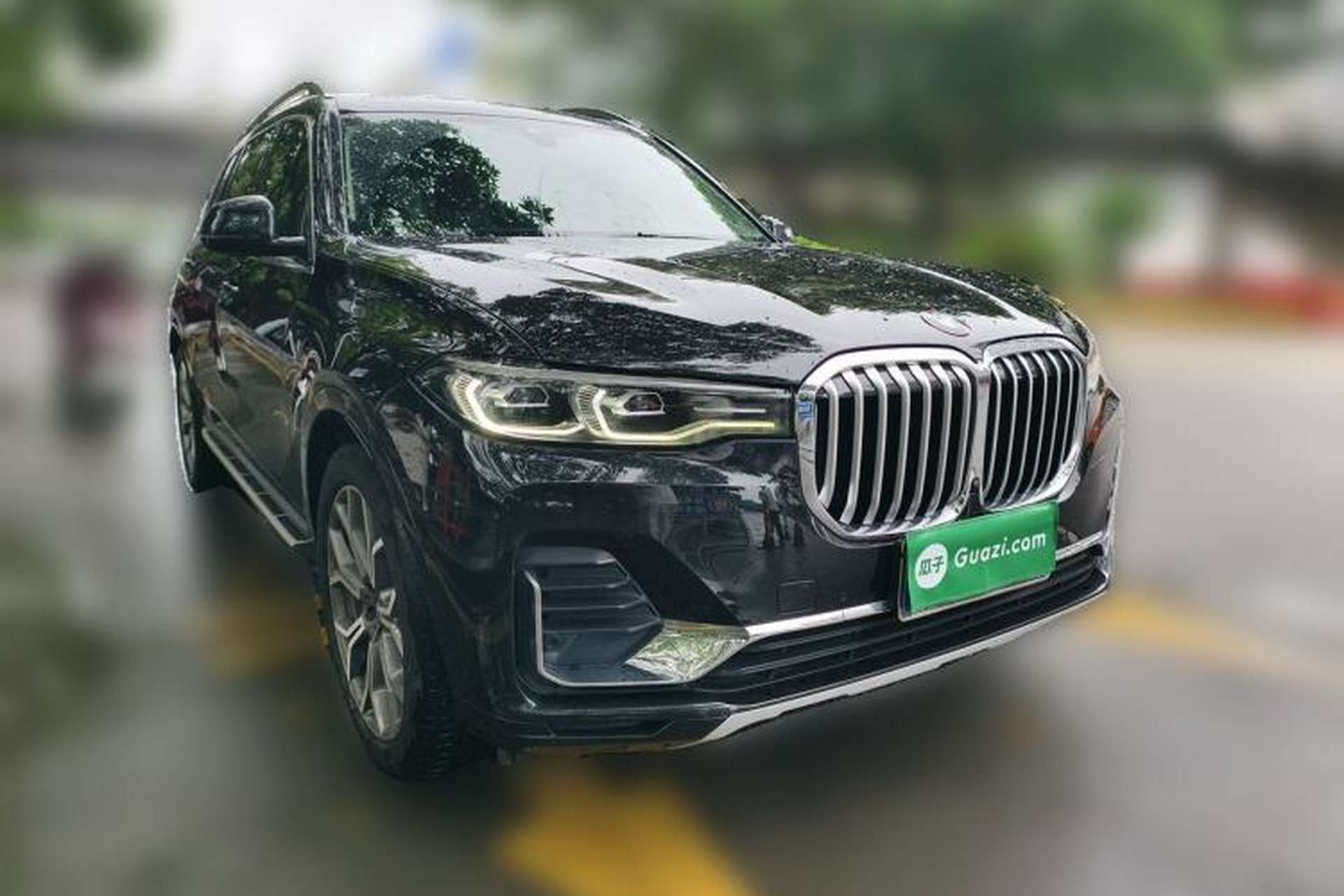 Used BMW X7 2020 xDrive40i Luxury Package with Leading Features Front Right 45 Deg