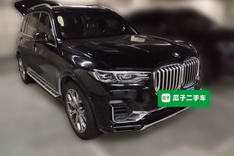 Used BMW X7 2020 xDrive40i Luxury Package with Leading Features Front Right 45 Deg