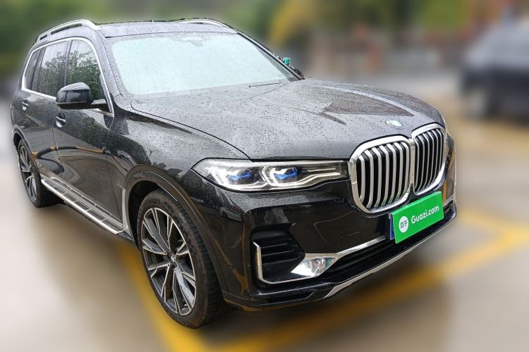 Used BMW X7 2020 xDrive40i Executive Luxury Package Front Right 45 Deg