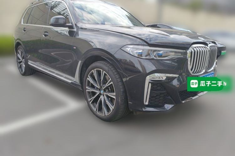 Used BMW X7 2020 xDrive40i Executive Luxury Package Front Right 45 Deg