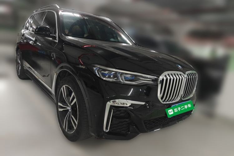 Used BMW X7 2020 xDrive40i Luxury M Sport Package Front Right 45 Deg