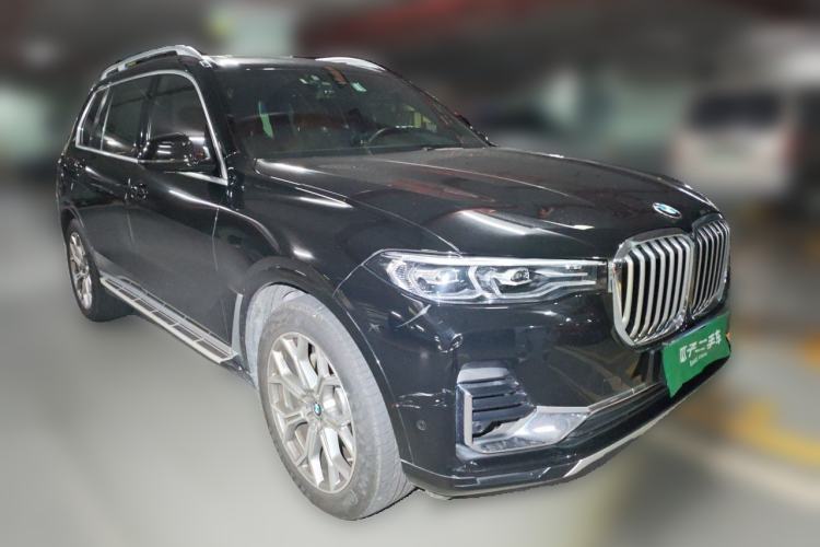Used BMW X7  Front Right 45 Deg