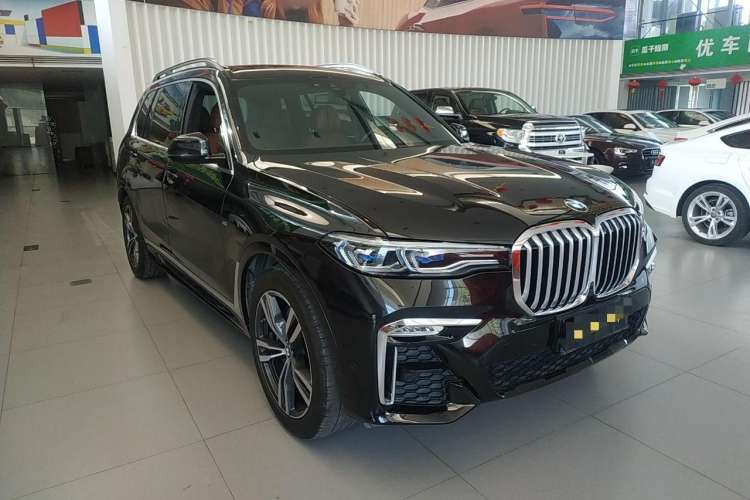 Used BMW X7 2020 xDrive40i Luxury M Sport Package Front Right 45 Deg