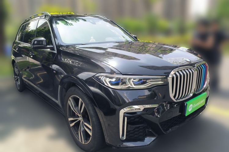 Used BMW X7 2020 xDrive40i Luxury M Sport Package Front Right 45 Deg