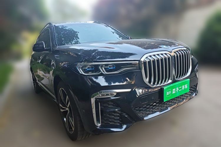 Used BMW X7 2020 xDrive40i Luxury M Sport Package Front Right 45 Deg