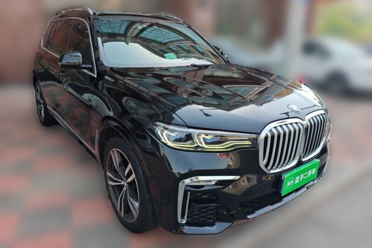 Used BMW X7 2020 xDrive40i Luxury M Sport Package Front Right 45 Deg