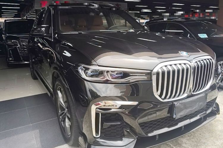 Used BMW X7 2020 xDrive40i Luxury M Sport Package Front Right 45 Deg