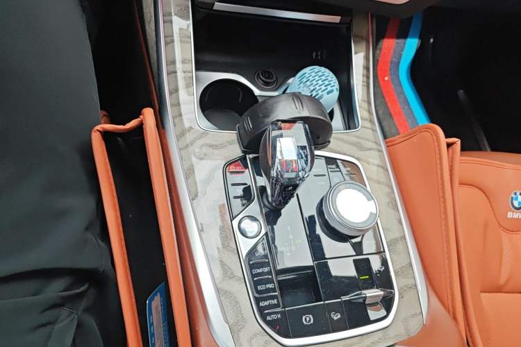 Used BMW X7 2020 xDrive40i Executive Luxury Package Gear Lever