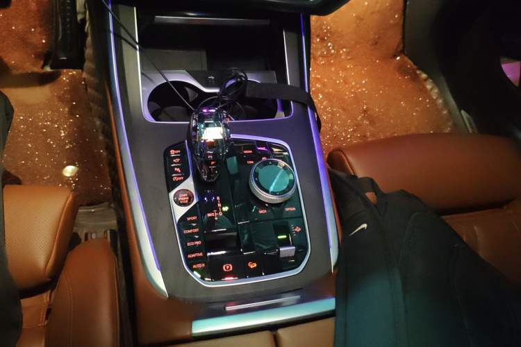 Used BMW X7 2020 xDrive40i Luxury M Sport Package Gear Lever