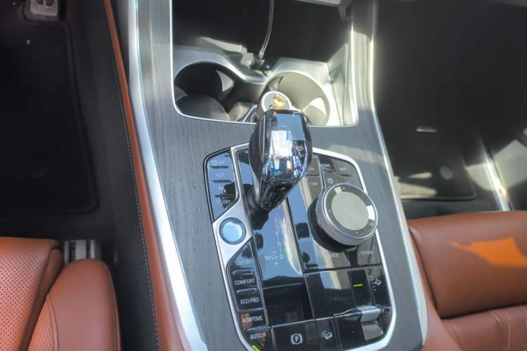 Used BMW X7 2020 xDrive40i Luxury M Sport Package Gear Lever