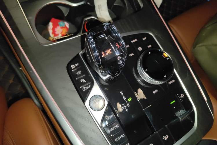 Used BMW X7 2020 xDrive40i Luxury M Sport Package Gear Lever