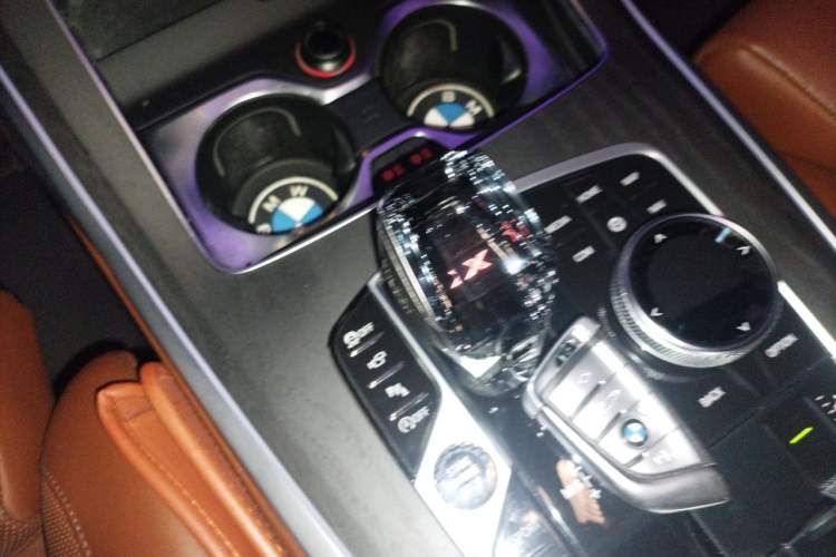 Used BMW X7 2020 xDrive40i Luxury M Sport Package Gear Lever