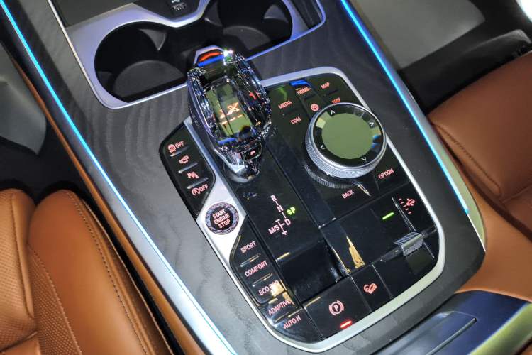 Used BMW X7 2020 xDrive40i Luxury M Sport Package Gear Lever