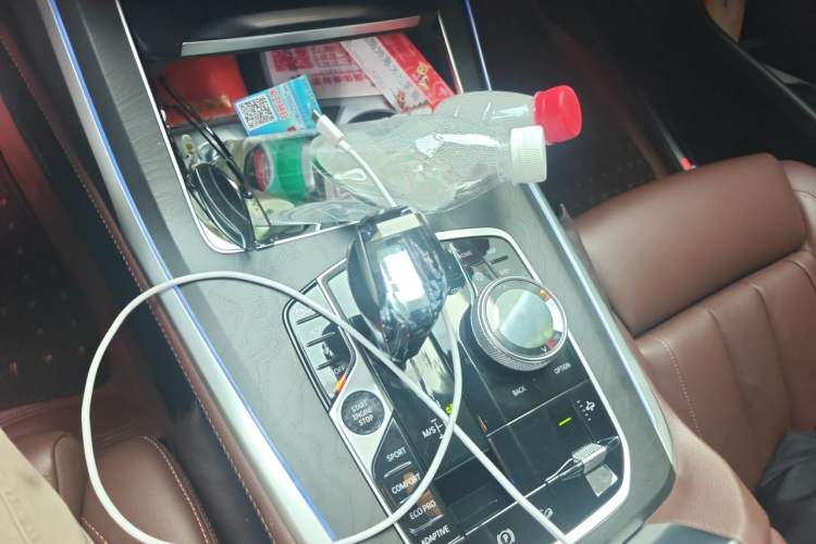 Used BMW X7 2020 xDrive40i Luxury Package with Leading Features Gear Lever