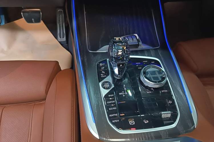 Used BMW X7 2020 xDrive40i Luxury M Sport Package Gear Lever