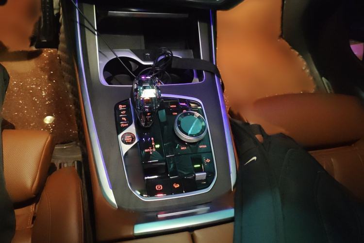 Used BMW X7 2020 xDrive40i Luxury M Sport Package Gear Lever