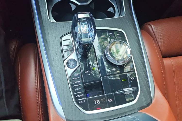 Used BMW X7 2020 xDrive40i Luxury M Sport Package Gear Lever