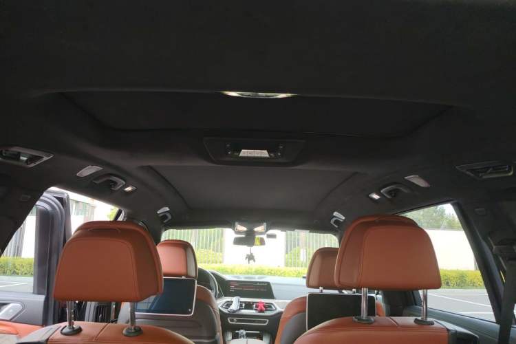 Used BMW X7 2020 xDrive40i Executive Luxury Package Headliner