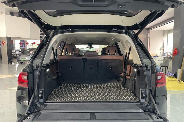 Used BMW X7 2020 xDrive40i Luxury Package with Leading Features Interior 1