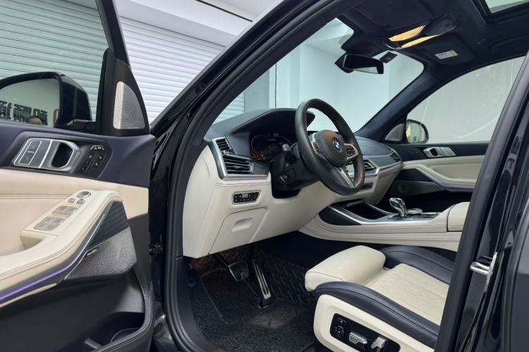 Used BMW X7 2020 xDrive M50i Interior 1