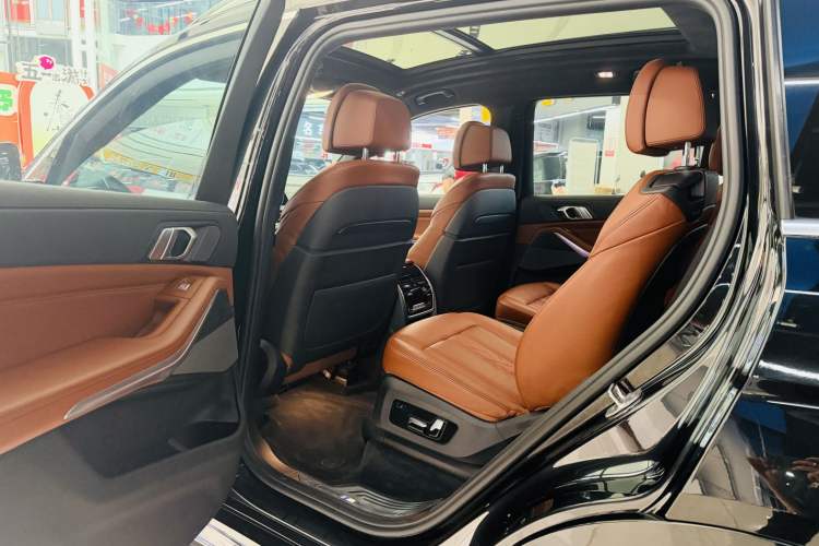 Used BMW X7 2020 xDrive40i Luxury M Sport Package Interior 10