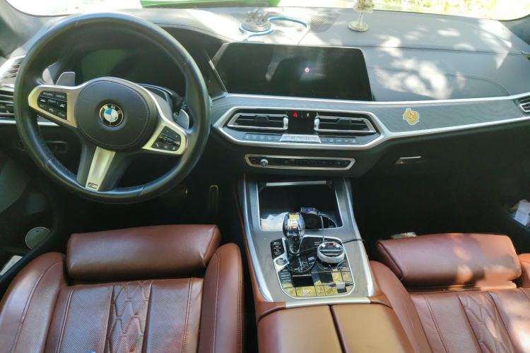 Used BMW X7 2020 xDrive40i Luxury M Sport Package Interior 2