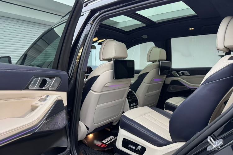 Used BMW X7 2020 xDrive M50i Interior 2