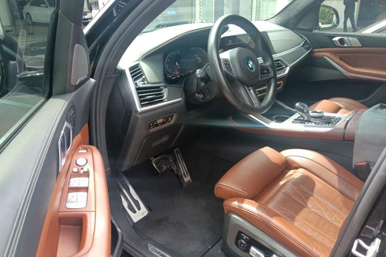 Used BMW X7 2020 xDrive40i Luxury M Sport Package Interior 3