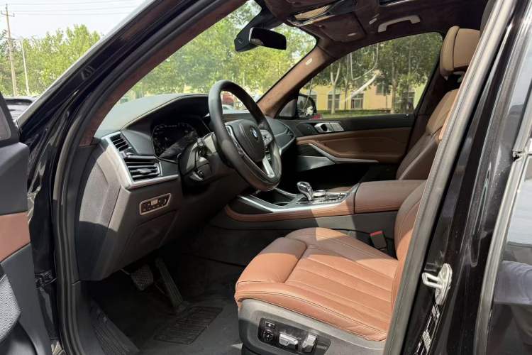 Used BMW X7 2020 xDrive40i Luxury Package with Leading Features Interior 3